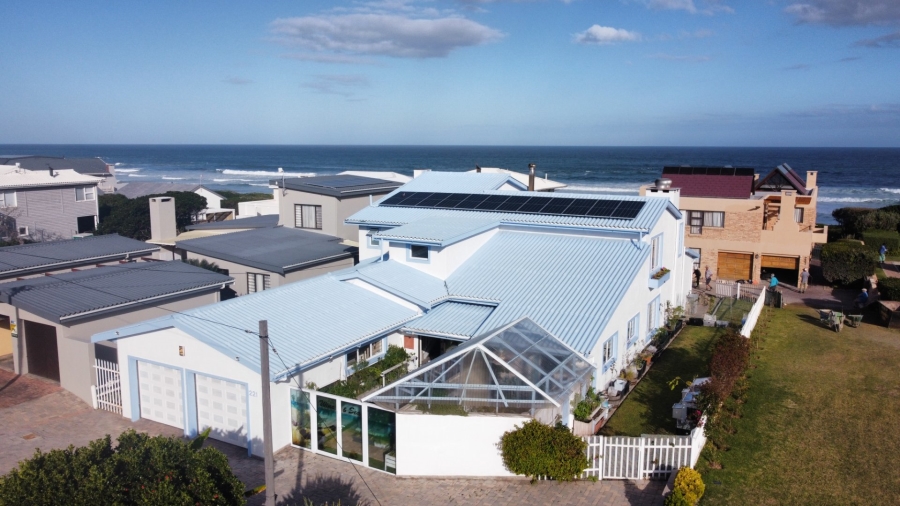 4 Bedroom Property for Sale in Outeniqua Strand Western Cape